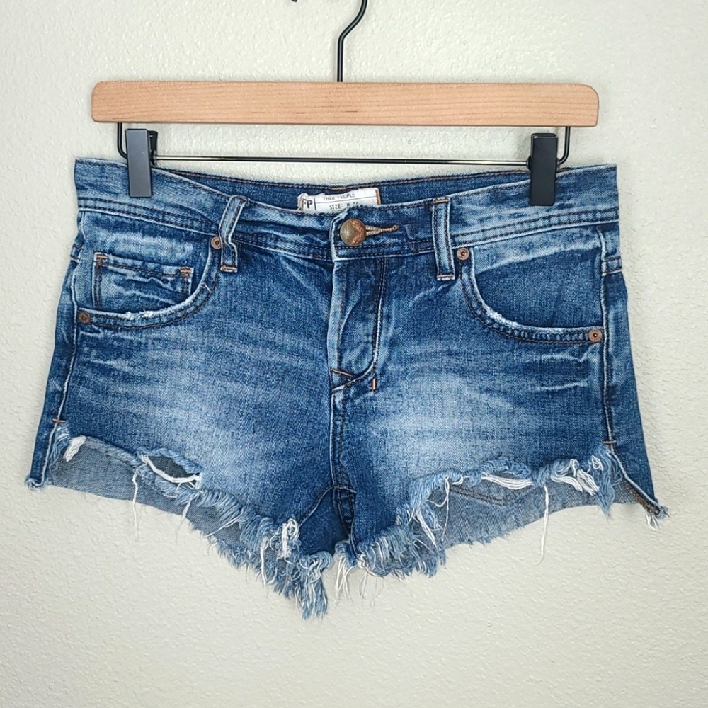 Free People Raw Hem Jean Shorts Size 24